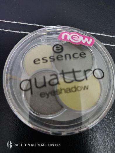 Essence Quattro Eyeshadow