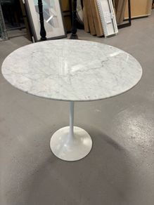 Round marble tulip table