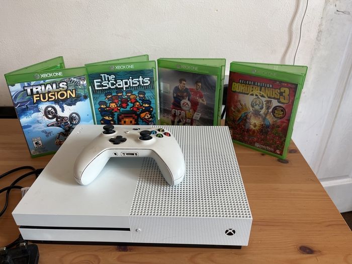 XBOX ONE Console bundle