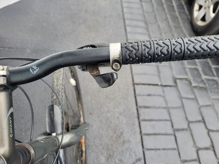 Hybrid Giant Escape R2 Disc Brakes No Offers