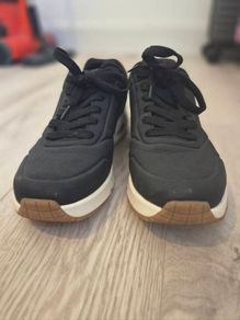 Skechers trainers