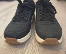 Skechers trainers