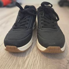 Skechers trainers