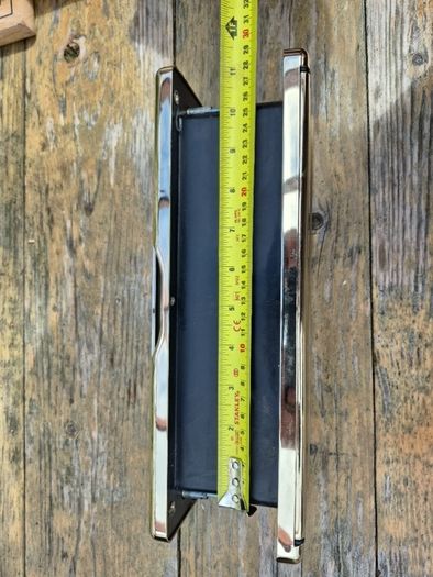 Postbox Gold. Front door built in