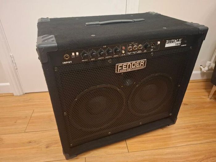 Fender Rumble 100 Bass Amplifier 2x10 Combo