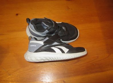 Reebok    size junior 8