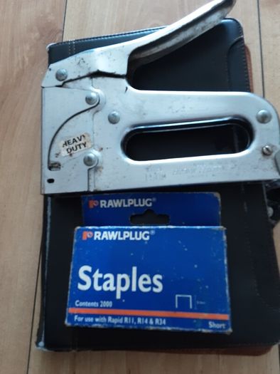 Staple gun