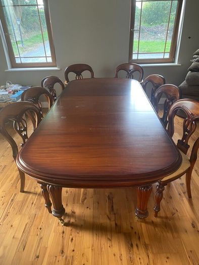 Mahogany Dining Table & 8 Chairs