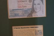 A History of The Irish Five Pound Note > Framed.