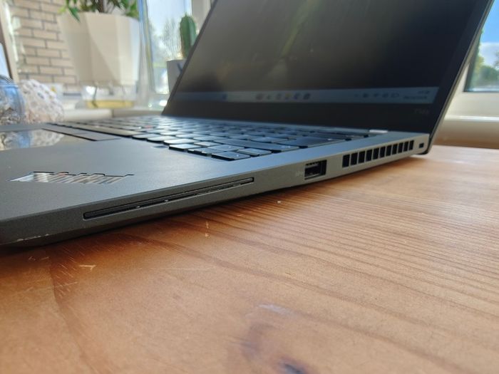 Lenovo Thinkpad T14s Gen 2 | AMD Ryzen | 16GB | 14" Touchscreen | 256GB |  Win11
