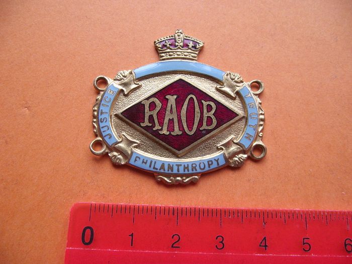 RAOB (Royal Antediluvian Order of Buffaloes) medallion. 4th Degree Roll of Honor - regalia medallion (1930's or earlier)