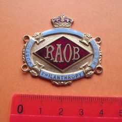 RAOB (Royal Antediluvian Order of Buffaloes) medallion. 4th Degree Roll of Honor - regalia medallion (1930's or earlier)
