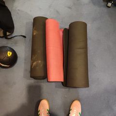 yoga mats (free)