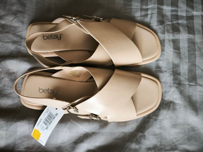 Women's Betsy sandals (size EU 39 / UK 6)