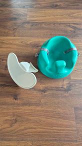 Bumbo with tray