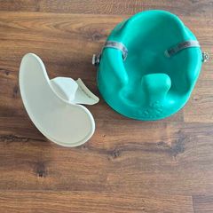 Bumbo with tray
