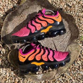 Get 1 of 1 Premium Nike Air Vapormax TN