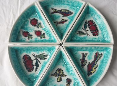 Italian Vintage & Unique Hand Painted Triangular Hors D'oeuvre/Tapas Dishes