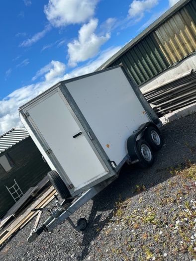 iforwilliams box trailer with rear roller door