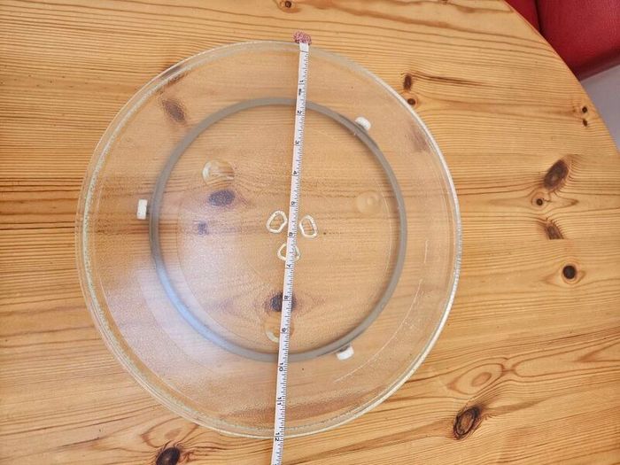Microwave turntable