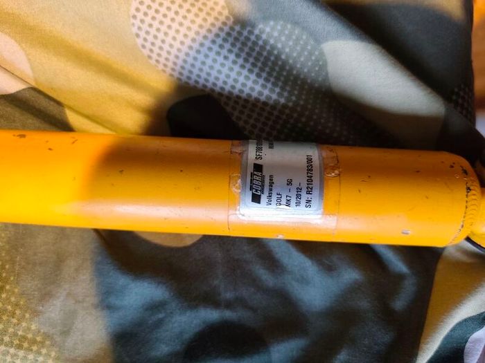 Rear shocks Volkswagen golf mk7