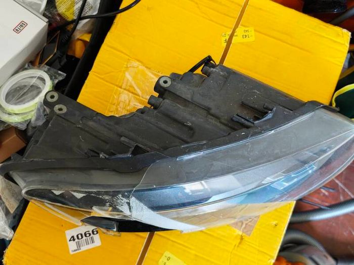 VW Polo (2014-2017) Right Headlight - Genuine OEM Hella 6R2941008G (Damaged Lens & Top Brackets)