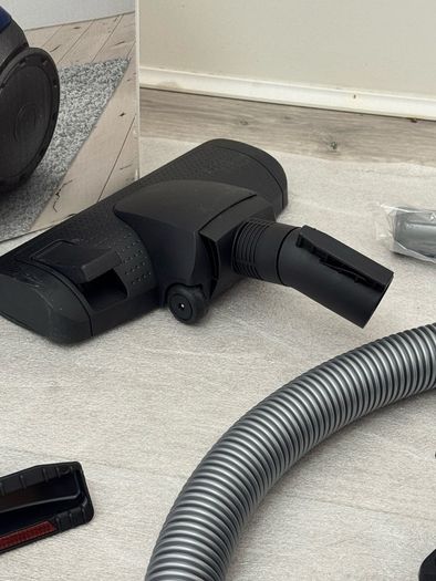 Vacuum Cleaner