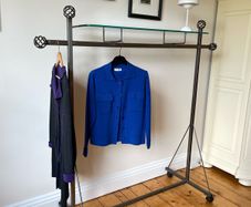 Retail display clothes rail