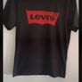 T-shirt Levi's size small woman's black with logo front Image 2