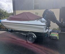 Speedboat