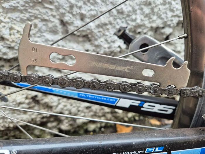 Felt F95 road bike