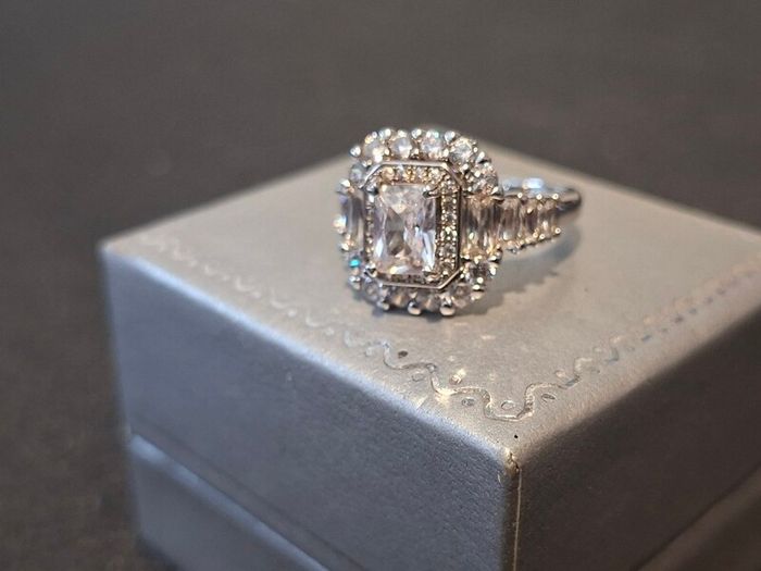 Nice 925 Sterling Silver Ladies Cocktail Ring