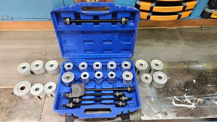Wheel Bearing Press Puller