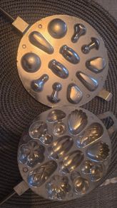 vintage metal stovetop cookie mold