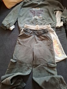 2 Tracksuits 9-10 yrs
