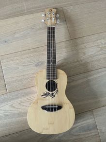 luna concert ukulele