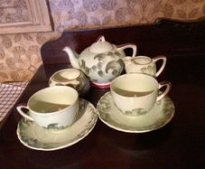 Vintage Acanthus Pottery 7 pieces incl teapot
