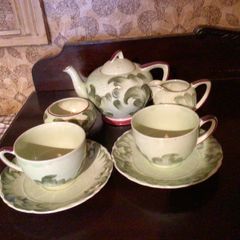 Vintage Acanthus Pottery 7 pieces incl teapot