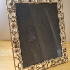 metal picture frame