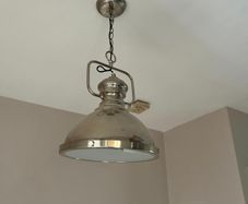 3 ceiling lights