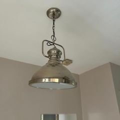 3 ceiling lights