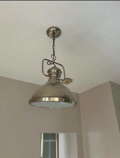 3 ceiling lights