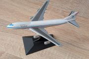 Boeing 747 United
