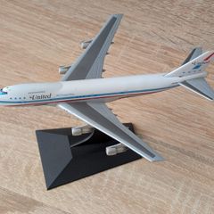 Boeing 747 United