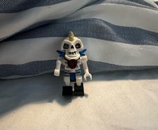 Vintage Lego mini fig Nuckal Skulking army