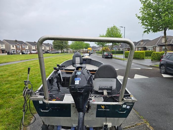 Boat "Lund 16ft Predator fishing boat with Livescope LVS32"