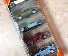 Matchbox 2023 Autobahn Express II 1:64 5-Pack (Volvo Ford Jaguar Dodge Subaru) NEW