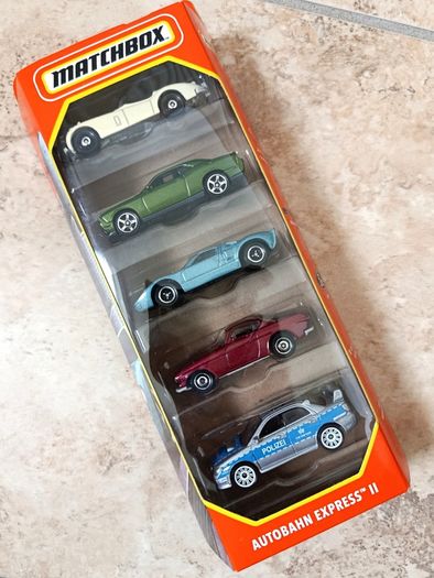 Matchbox 2023 Autobahn Express II 1:64 5-Pack (Volvo Ford Jaguar Dodge Subaru) NEW