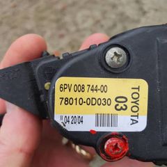 04 toyota yaris d4d. Accelerator pedal assembly.