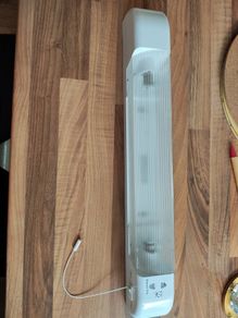 Bathroom shaver light